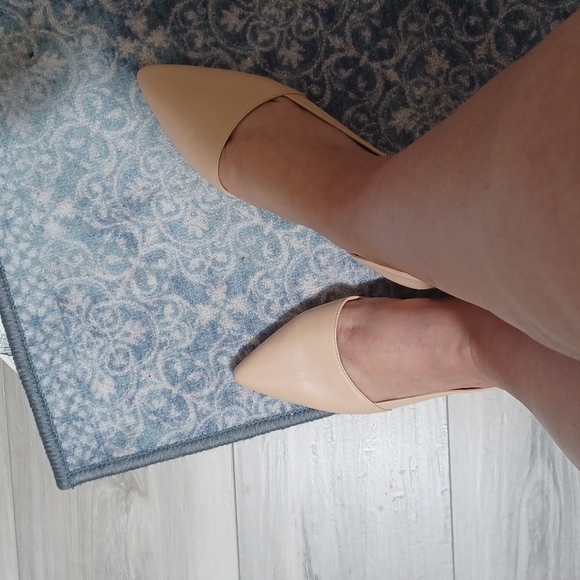 Cole Haan Beige Flats with Classic Silhouette - Picture 9 of 10